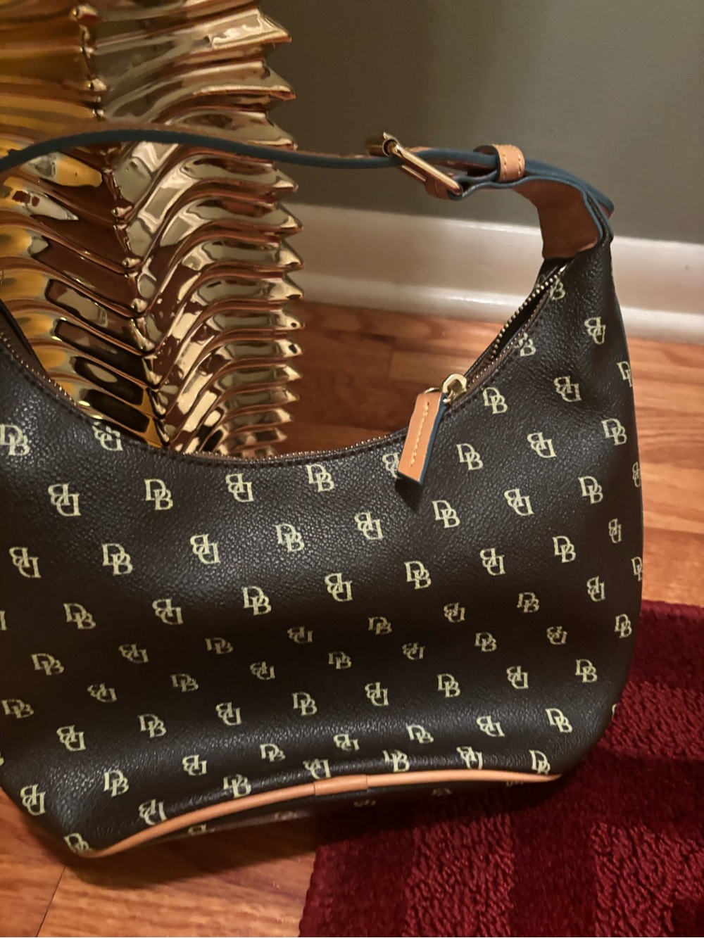 Dooney & Bourke Signature Hobo Shoulder Bag ….🎁 Free Gift with Purchase! ✨ - Picture 2 of 4